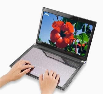 Клавиатура за лаптоп и слънчева батерия в едно от AUO